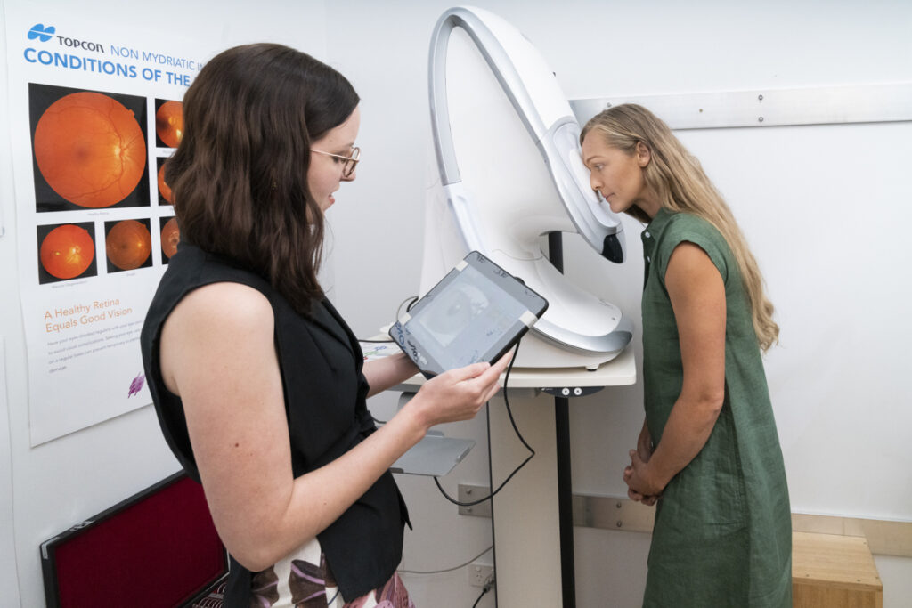 Optikus Optometrists Optos